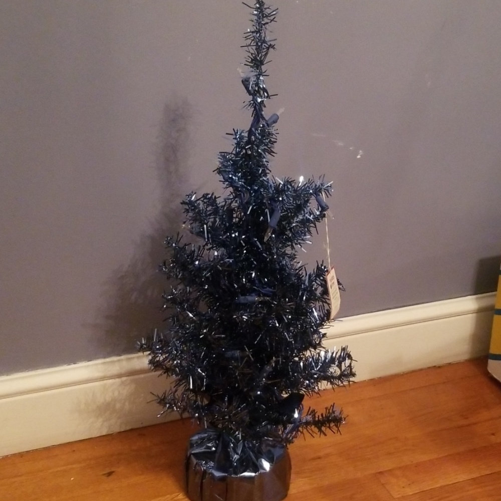 2 4 in. Pre lit Christmas tree set of 2